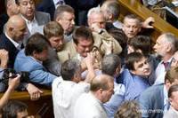 Регионал объяснил, зачем нардепы устраивают в Раде кулачные бои. Оказывается, исключительно ради журналистов